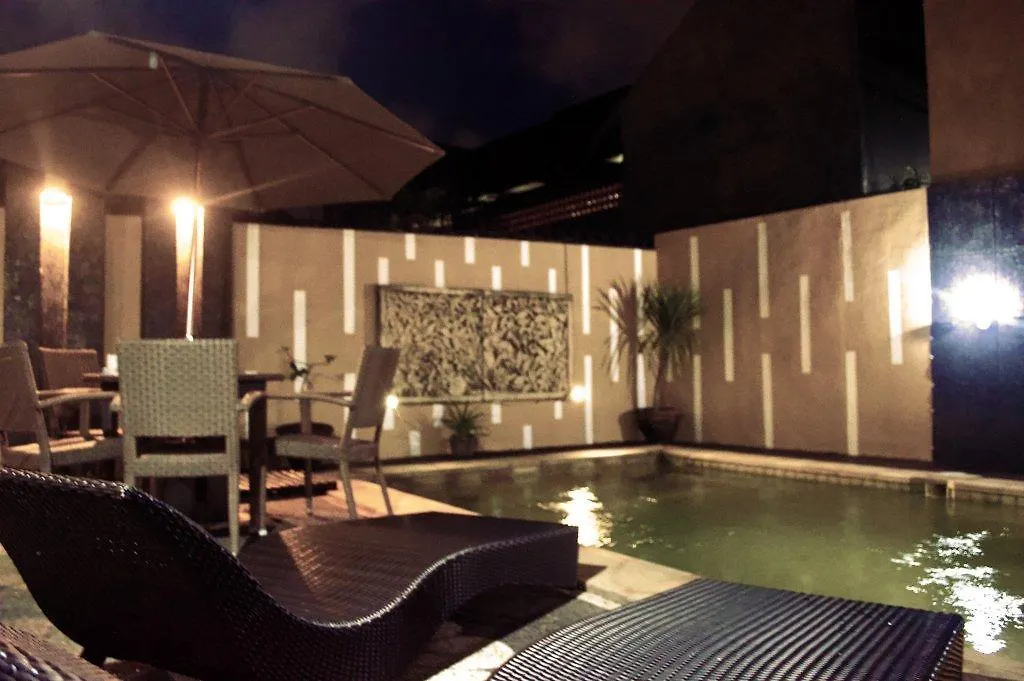 Cozy Palm Hotel Kuta Selatan
