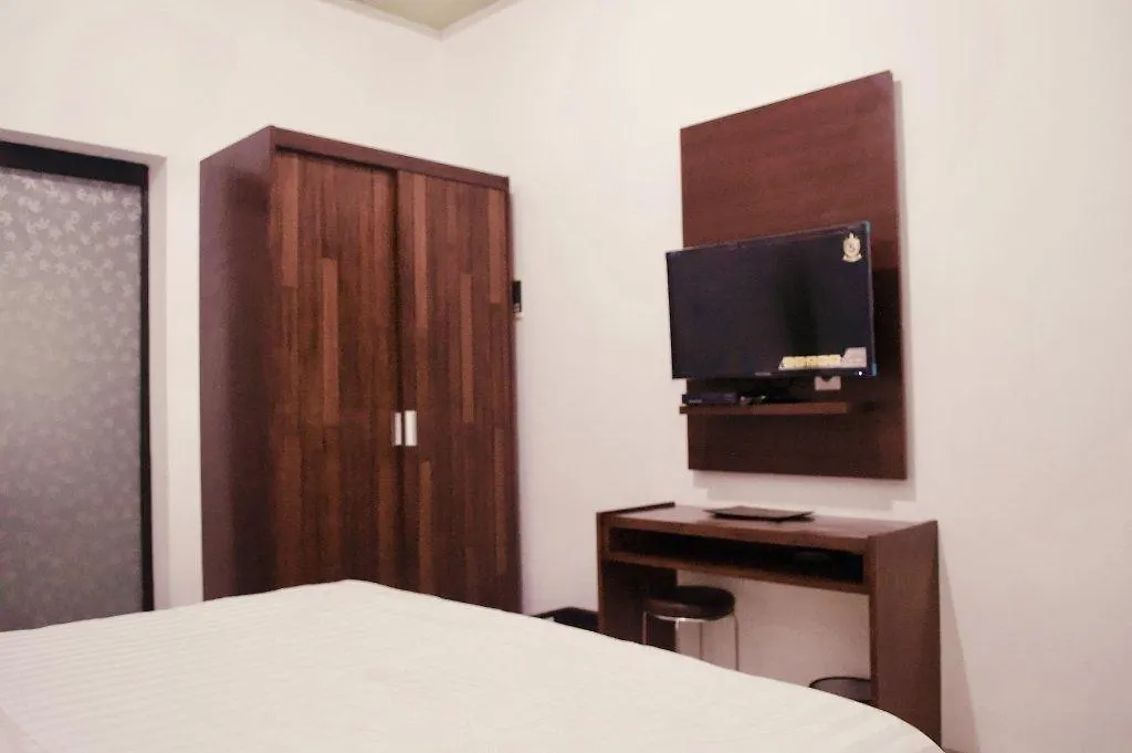 Cozy Palm Hotel Kuta Selatan